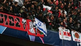 「反ユダヤ主義チャントを容認しません」PSVが敵地アヤックス戦で自軍サポを排除「アムステルダム市から制裁警告」