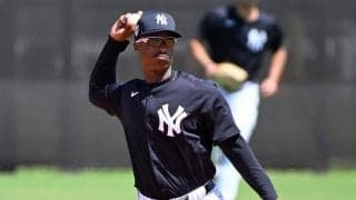 ソフトバンク、ヤンキースのジーター獲得　遊撃こなす内野手…支配下登録は70人に