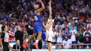 「何回見てもファウルには…」不可解判定が連続のフランス戦、河村勇輝の”4点献上プレー”には海外からも不満の声「タフなファウル宣告だ」【パリ五輪】