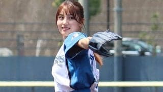 人気急上昇グラドルがミニスカで可憐な始球式　ワンバンも「この場所で投げられて満足」