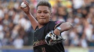 人気タレントの“剛速球”に騒然「普通に速い」　貫禄のフォーム…元野球部が豪快一投