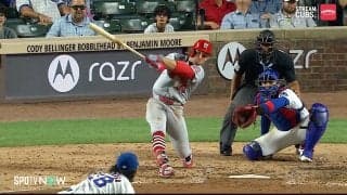 今永昇太の魔球に打者が“呆然” 鋭く落ちる一球…思わず振り返るお手上げリアクションの瞬間 