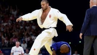 王者リネールが一本後に蹴り上げられる！ “まさかの暴挙”で失格処分の相手に地元紙も愕然「柔道は敬意のスポーツだ」【パリ五輪】