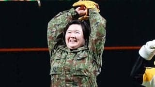 人気芸人「やす子」が完璧ノーバウンド投球　球場入りで渋滞巻き込まれ「ドッキリかと」