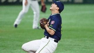燕・木澤に衝撃アクシデント　ライナーが胸を直撃→マウンド上で悶絶…ドーム騒然