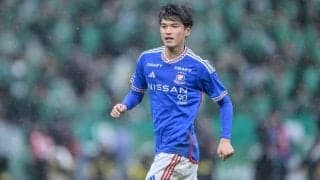 「スパイクが脱げてもそんなの関係ねぇシュート」J1横浜FMの20歳MFの“裸足”ゲームメイク＆ミドルシュートにどよめき！「脱げても打つ！」「決まってほしかった！」の声