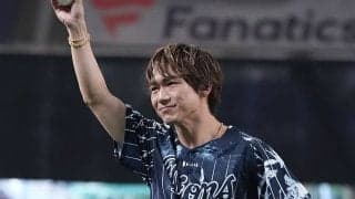 「フォーム完璧すぎ」　超人気アーティストの112キロ“剛球”に騒然「ヤバすぎ」