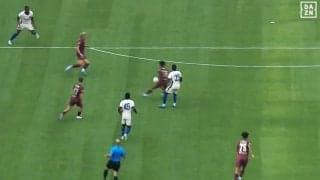 論外の“激弱パス”に批判殺到「酷いな…」「ベンチに下げるべき」「錆びつき」“213億円ボランチ”の痛恨ミスにファンやメディアから辛辣な声