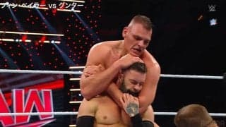 執拗に締め上げて失神KO 狂気の“追い”スリーパーにはブーイングも