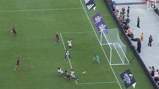 目にも留まらぬスピード！“ノルウェーのメッシ”が超高速フェイント→股抜きショットを叩き込んだ瞬間「新たなスターの誕生」「非売品だ」