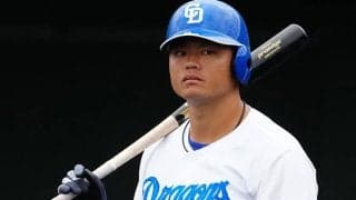 中日25歳主砲の衝撃「変態ホームランすぎる」　左手1本で軽々…岐阜も騒然「CG？」