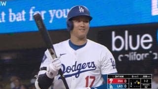 一体、何があった…！？ 大谷翔平、審判にハプニング発生→とっさに見せた“神対応”の瞬間「審判もカッコいいな」「なんだ、ただの聖人か」