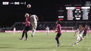 意見が割れる判定…「まじで危ない」「なぜ警告？」町田デビューの相馬勇紀がエアバトル接触でイエローカードを食らった瞬間