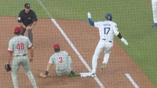 球場騒然！ 大谷翔平、全力疾走で“異変”が起きた…！？ ボテボテの内野ゴロ→一塁手が“謎の動き”… 審判も判定に迷う