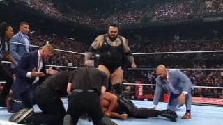 狂気のボディプレス6連発で「吐血」の大惨事！ 160キロ超レスラーの暴挙に場内騒然