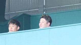 甲子園に電撃観戦の吉田輝星「勇気をもらった」　弟・大輝の奮闘…聖地で深まった絆