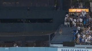 アイツらやりすぎだろ！ 一体、何が起こった…！？ 大谷翔平、特大アーチでハプニング発生… 打球を狙う観客たちがヤバすぎると話題に「どうやって入るんだよw」