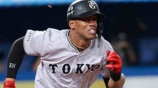 巨人ヘルナンデスが負傷交代　守備で手首曲がり苦悶…担架で退場、場内騒然