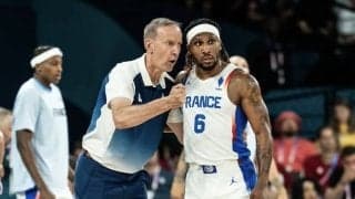 開催国フランスを銀メダルに導いたヴィンセント・コレットがパリ五輪の最優秀HCに