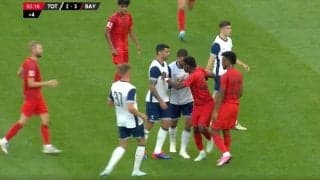 「キレすぎだろ！」シーズン前にあわや乱闘！？ あからさまな“レイトタックル”にブチギレ！→両者入り乱れて一触即発の事態に「バチバチやん」