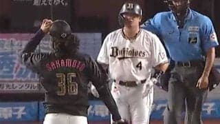 森友哉への死球で両軍ベンチ飛び出す　吉井監督も登場、一触即発で警告試合…場内騒然