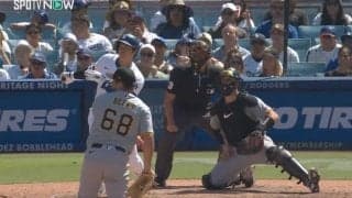 どんな打ち方だよ！ 大谷翔平、“変態片手打ち”で苦手コースを打ち返す　三塁打にされた相手投手の様子がおかしくなる「意味わかんない」「打つんかい！w」