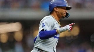 ド軍ベッツ、左手骨折から復帰後初アーチ　2か月ぶり先制2ランで喜びあらわ…敵地も歓声