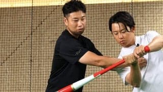打撃で“ミート率が上がる”理想のスイングとは？　物理法則にも適う「バットの角度」