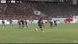 挨拶がわりのバカヨコ！！ 大型補強の札幌、J１残留への“切り札”がデビュー戦で強烈PK弾！GKの手を弾く豪快ショット炸裂の瞬間