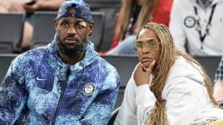 パリ五輪を終えたレブロンが妻サバンナの存在を称賛「僕の美しい妻が真のMVPだ」