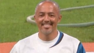 44歳“レジェンド”が「相変わらずかっこいい」　らしさ全開の始球式に反響「新鮮！」