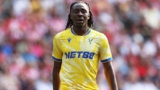 幻に終わった鎌田大地の同僚が放ったスーパーFK…笛が早すぎでVAR介入できず、本人は「ミスを犯したと言われた」と主審からの謝罪明かす