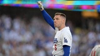 骨折してもスタメン出場「何てヤツなんだ…」　フリーマンに日米衝撃「鉄人すぎる」