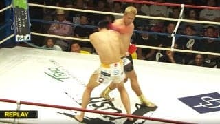 少し擦っただけで…衝撃の“一撃”KO 想像の“斜め上”を行く重量級のバックブローに困惑の声