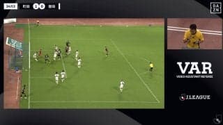 一体なにが…？ Ｊリーグで10分間の試合中断！「初の長さでは？」「機材も暑さでやられたか」VARハンド判定＆トランシーバー故障で異例の事態