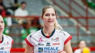 刈谷　ベルギーのカヤ・フロベルナが加入