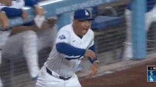 ド軍監督、ブチギレて“猛ダッシュ”！ 疑惑の判定にベンチから爆速飛び出しで猛抗議