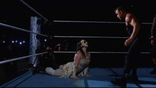 「ガチで貞子」「妖怪きた」女子レスラー、まるでホラーな登場シーンに戦慄 会場悲鳴も