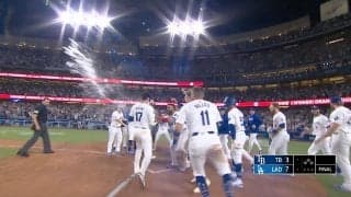 こんな光景見たことない！ 大谷翔平、劇的サヨナラ満塁弾で「40-40」達成の瞬間　観客も同僚も監督も…誰もが熱狂した球史に刻む名場面