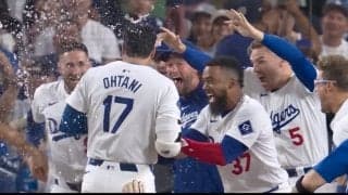 「涙が出そうだ」大谷翔平とフリーマン、歓喜の“HRパフォーマンス”が話題沸騰！ 喜び分かち合う「エモい」光景にファン感涙