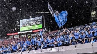 「やばすぎて滝行レベル」J1浦和-川崎を中止に追い込んだ「埼スタの超豪雨」が話題に……「この雨は酷すぎる」「ピッチが雨でぐしゃぐしゃ」の声