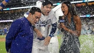 大谷翔平の祝福で…ずぶ濡れの美人レポーター　ド軍内野手が謝罪「本当にゴメンよ」