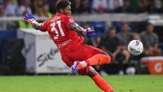 パルマ鈴木彩艶がミラン戦勝利後に舞う！　約束の”Bling-Bang-Bang-Bornダンス”を披露　「これはザイオン人気者になるな」