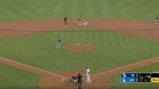 大谷翔平は「おかしすぎる」 中継カメラにも異変… 完璧すぎる“超爆速盗塁”に「余裕すぎてビビる」