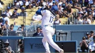 大谷翔平、左手死球に絶叫　手首抑え一塁へ…球場騒然で大ブーイング、プレーは続行