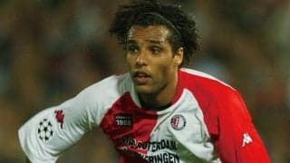 フェイエノールト主砲のフォレスト移籍にOBファン・ホーイドンクが反対「プレミア向きじゃない」「空中戦の勝率が…」