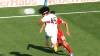 「新ボンバーヘッドだ！」日本人DFチェイス・アンリ、ブンデス・デビュー戦で強烈ヘディングをかます！「中澤かよ」「ナイスだ」ファン興奮