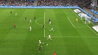 日本代表でも見たい！ 伊東純也が必殺“高速ピンポイントクロス”を炸裂「おし－！」「決めて－！」アシスト未遂にファンが叫んだ瞬間