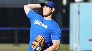 大谷翔平、左手死球もキャッチボール　テーピング巻いて50球…笑顔を見せる場面も