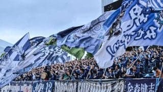 「なにイチャイチャしてんのｗ」日本通算11年目のブラジル人FWの試合中の“コミュニケーション術”が話題！「コミュ力高すぎる！笑」「徳真素直に答えるなw」の声